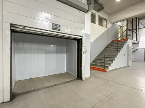 Galpon en Alquiler en Pompeya, $ 18.500.000