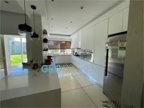 Machado 300, Castelar Norte