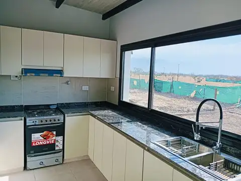 La Verbena - B° Privado, Casa a estrenar