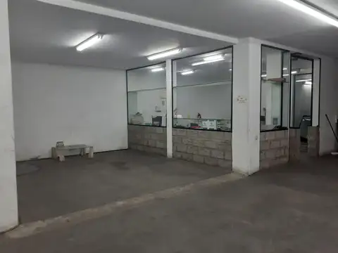 Local en Venta en Olivos Vias/Rio, USD 850.000