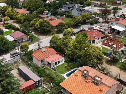 Venta De 3 Duplex De 2 Dormitorios Y Cochera C/U. B° Playas De Oro, Villa Carlos Paz