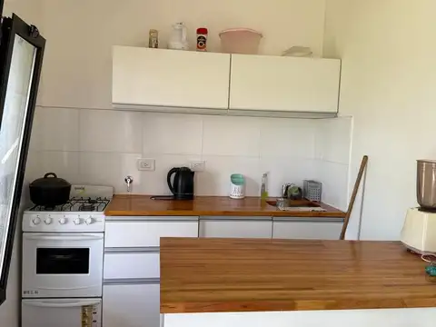 Casa 2 ambientes con 1 baño