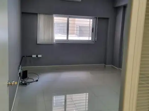 Oficina 2 ambientes con 1 baño