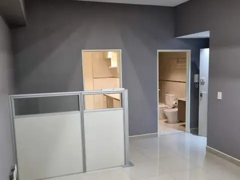 Oficina en Alquiler con 1 cochera