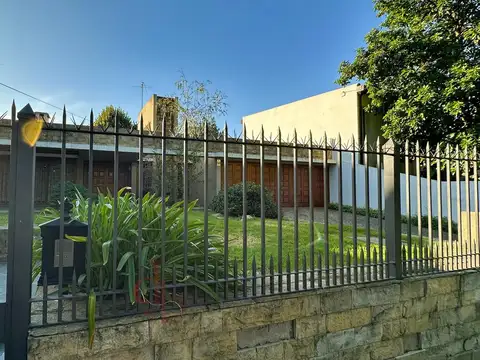 Casa en Venta en Adrogue, USD 510.000