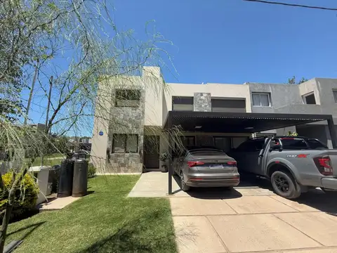 HERMOSA CASA VILLA CATALINA 3 DORMITORIOS PILETA CLIMATIZADA