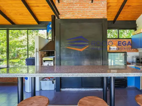 Casa en Venta con 1 cochera