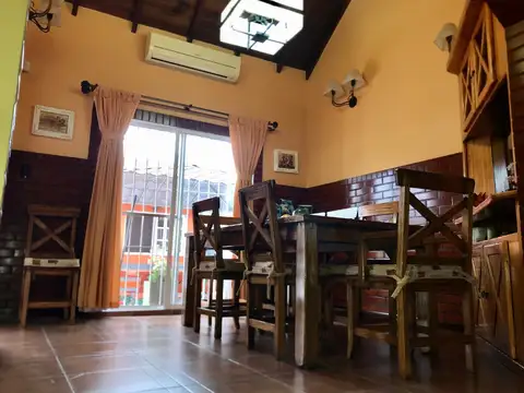 Casa 11 ambientes con 3 baños