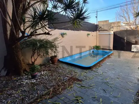 Casa 6 ambientes con 3 baños