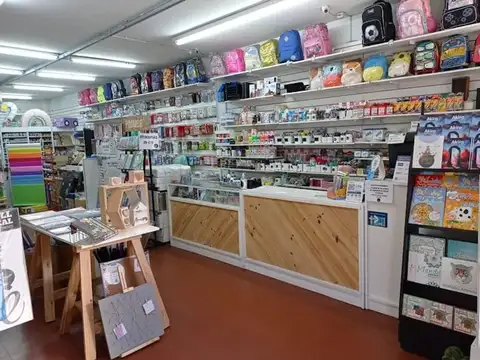 VENTA LIBRERÍA Y PAPELERA EN PLENO FUNCIONAMIENTO