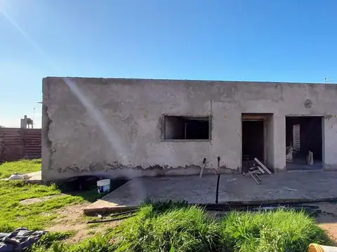 VENTA CASA A TERMINAR 3 AMBIENTES-ACANTILADOS