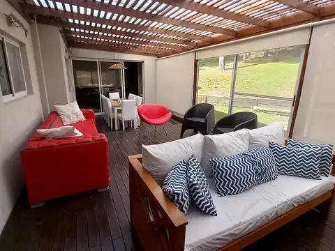 VENTA CASA COSTA ESMERALDA CON GAS NATURAL