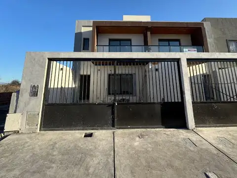 Via Aurelia A Media Cuadra De Plaza Principal