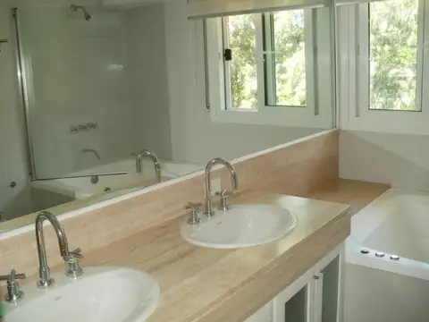 Departamento 5 ambientes con 2 baños