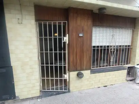 Venta Casa con salida a dos calles