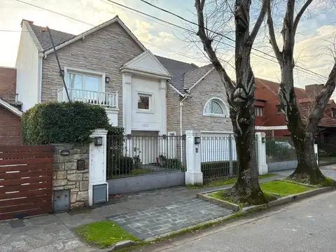 LINDISIMA CASA DE ESTILO EN LOS TRONCOS