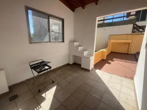 DEPARTAMENTO -PH EN VENTA, REMEDIOS DE ESCALADA, LANUS