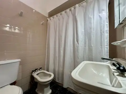 Casa 2 ambientes con 1 baño