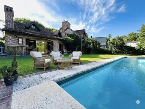 Casa 6 ambientes con 4 baños