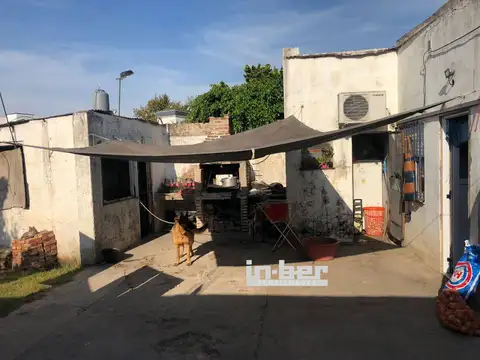 Casa - Venta - Argentina, Quilmes - Calle Avenida Caseros 1653