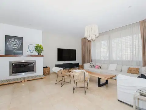 Casa en Venta en Martinez Vias / Libertador, USD 998.000