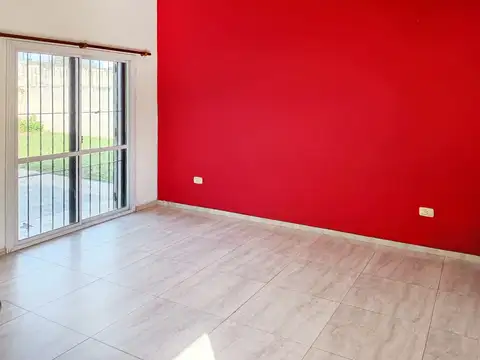 Casa en Alquiler con 1 cochera