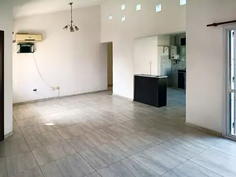 Casa en Alquiler en Cerro Norte, $ 800.000