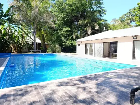 VENTA CASA QUINTA 5 AMBIENTES TOTALMENTE RENOVADA GRAN PARQUE UNICA MUY BUEN ACCESO TRUJUI MORENO