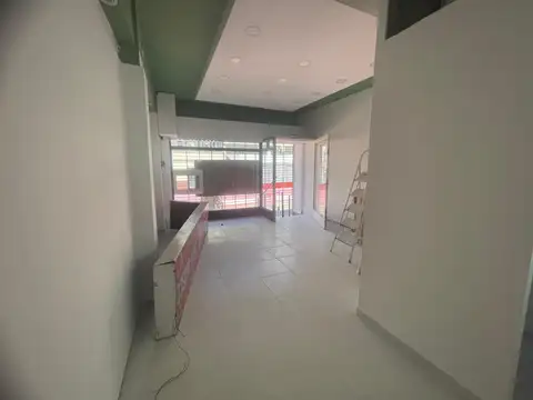 Local en Alquiler en Núñez, $ 700.000