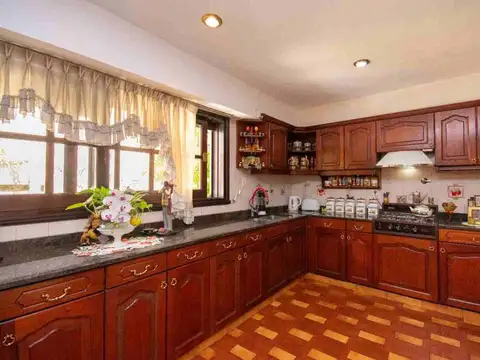 VENTA CASA 4 AMBIENTES GARAJE APTO CREDITO DEVOTO