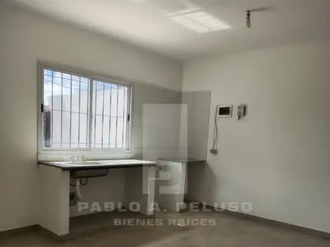 Casa 4 ambientes con 1 baño