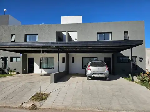 DUPLEX 3 DORMITORIOS 3 BAÑOS SAN IGNACIO VILLAGE