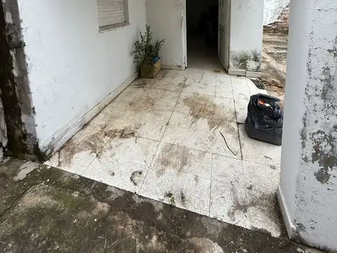 Casa 3 ambientes con 1 baño