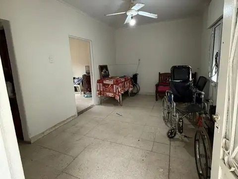 CASA A REFACCIONAR EN JOSE QUINTANA 3357