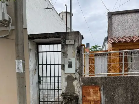 CASA A REFACCIONAR EN JOSE QUINTANA 3357