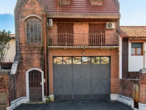 Casa en venta de 460m2 ubicado en Lomas de Zamora