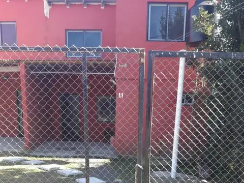 Casa 2 ambientes con 1 baño