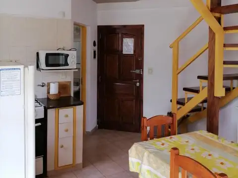 Casa 2 ambientes con 1 baño