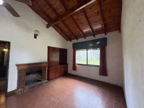 Venta casa de 4 ambientes en San Miguel del Monte con gran parque y galería