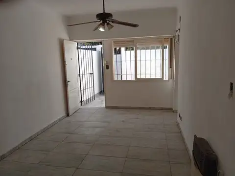Depto Tipo Casa en Alquiler 25 años