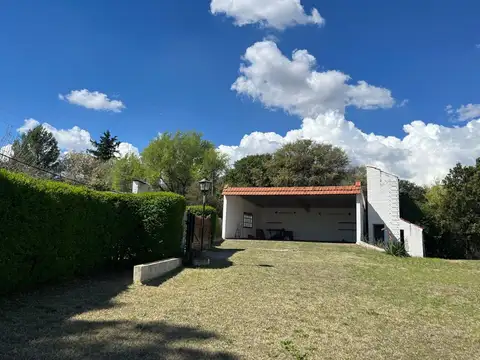 VENTA CASONA EN LA FALDA SIN IGUAL APTO COMERCIAL