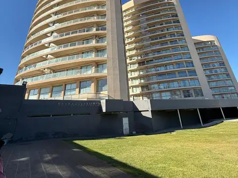 Alquiler - Semi piso -2 dorm- Cochera.
