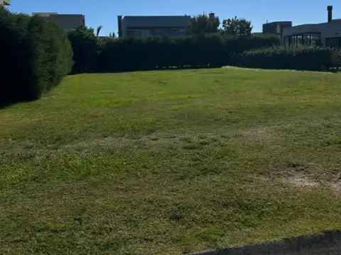 Terreno en Venta 30  mts Fondo