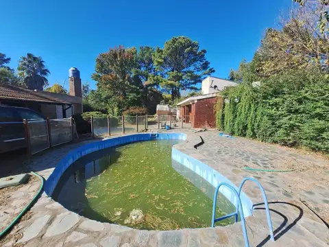 Casa en Venta con 2 cocheras