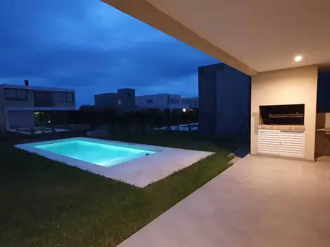 Casa en Alquiler de 3 dormitorios