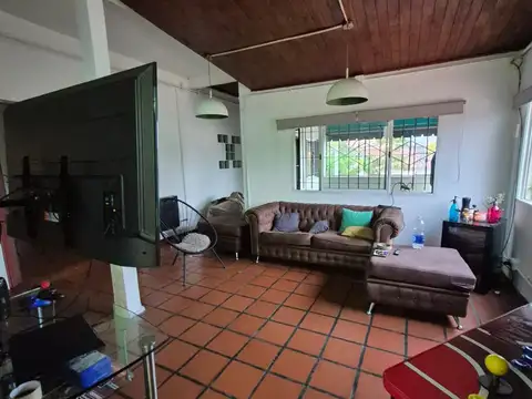 Avenida Rivadavia 21900