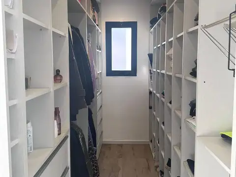 Casa en Alquiler de 4 dormitorios