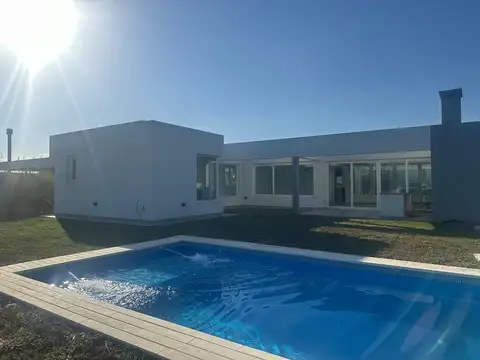 Casa en Alquiler de 3 dormitorios