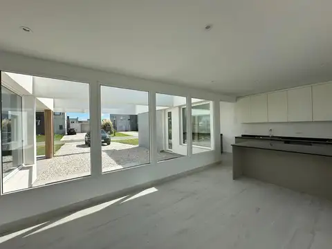 ALQUILER CASA 4 AMBIENTES PRADOS DEL OESTE PILETA