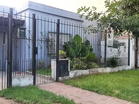 VENTA DE CASA CON DEPARTAMENTO 2 AMB POLVORINES. PERMUTA